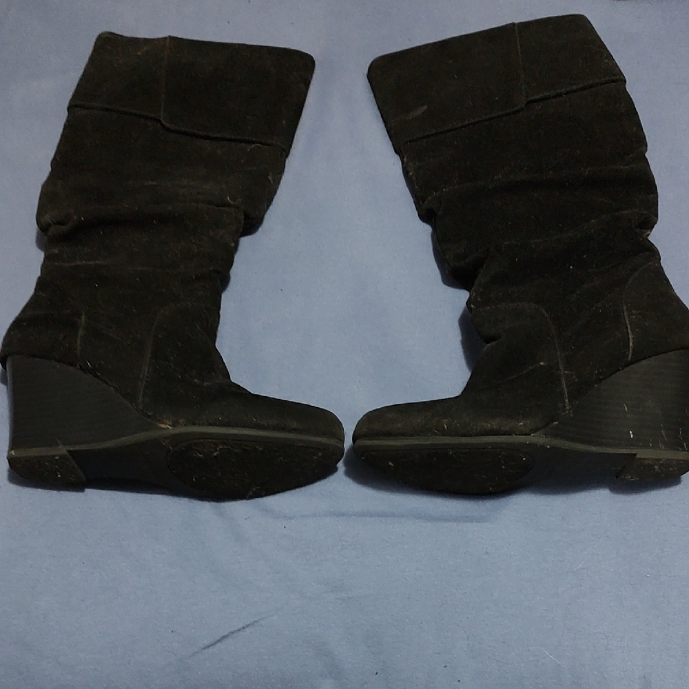 Elegant Black Heeled Boots for Women
